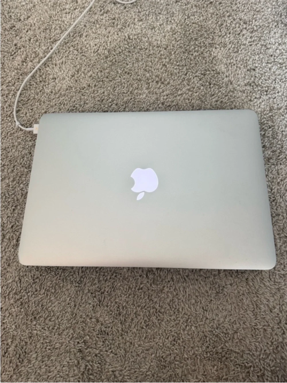 Apple 2014 Silver MacBook Air Laptop - Sleek Silver Notebook